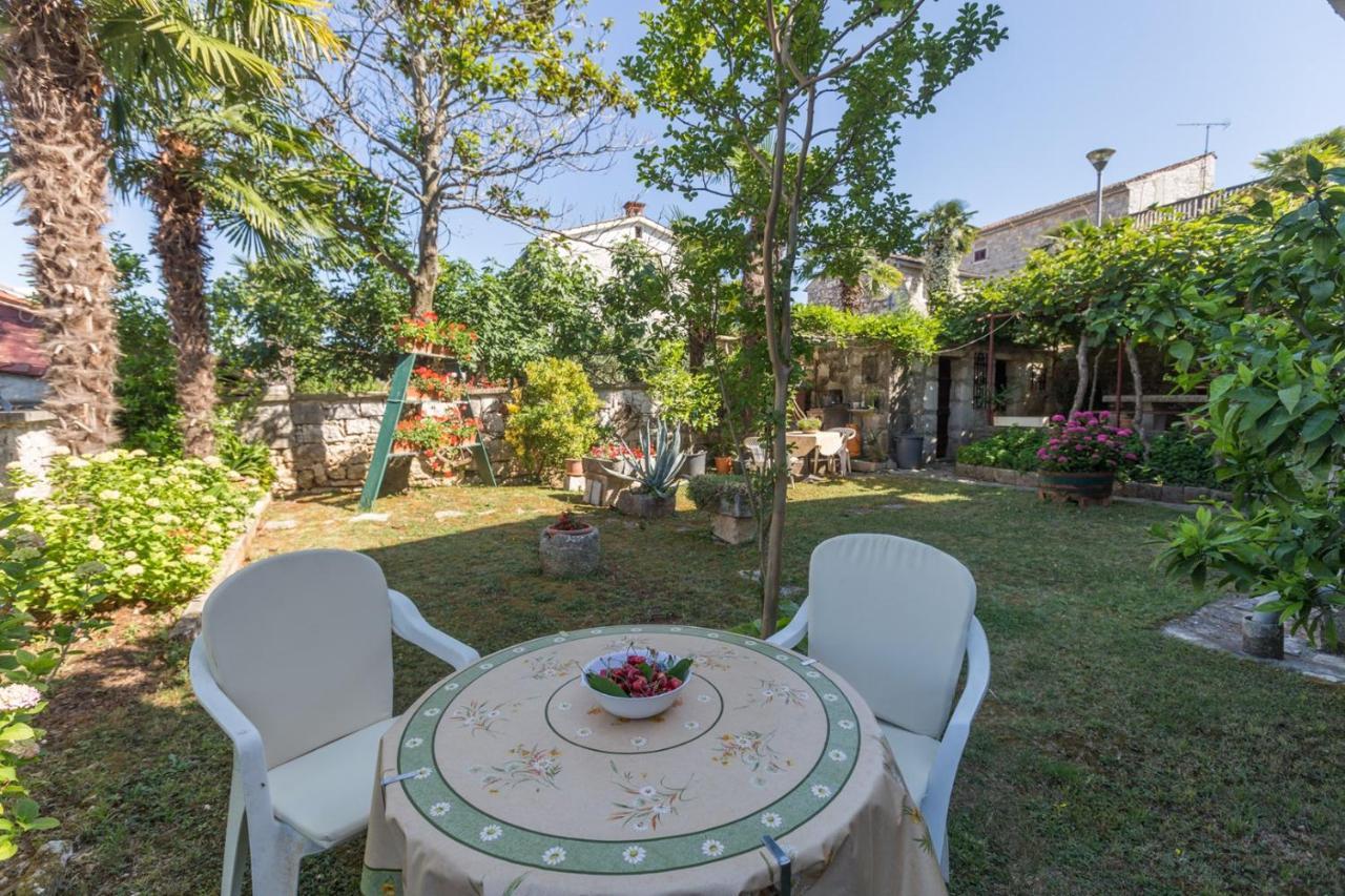 Anamarija Apartments Near The Beach And The Fantastic Adria Sea With Over 10 Small Islands Close By Funtana Exterior photo