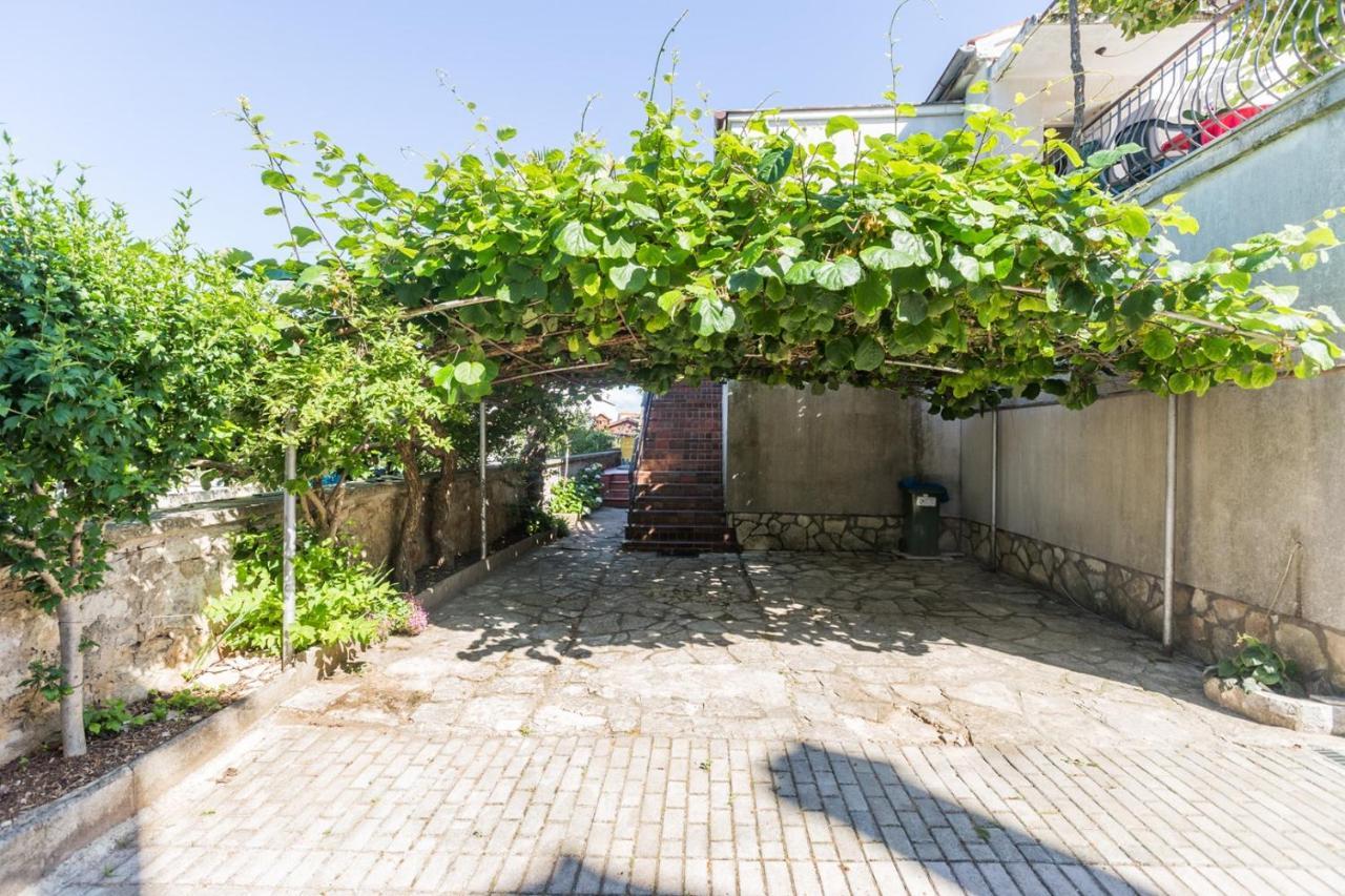 Anamarija Apartments Near The Beach And The Fantastic Adria Sea With Over 10 Small Islands Close By Funtana Exterior photo