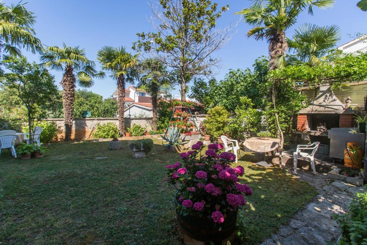 Anamarija Apartments Near The Beach And The Fantastic Adria Sea With Over 10 Small Islands Close By Funtana Exterior photo